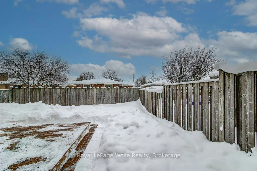 Photo 23 of 84 Walsh Crescent, Stratford — HOMEH