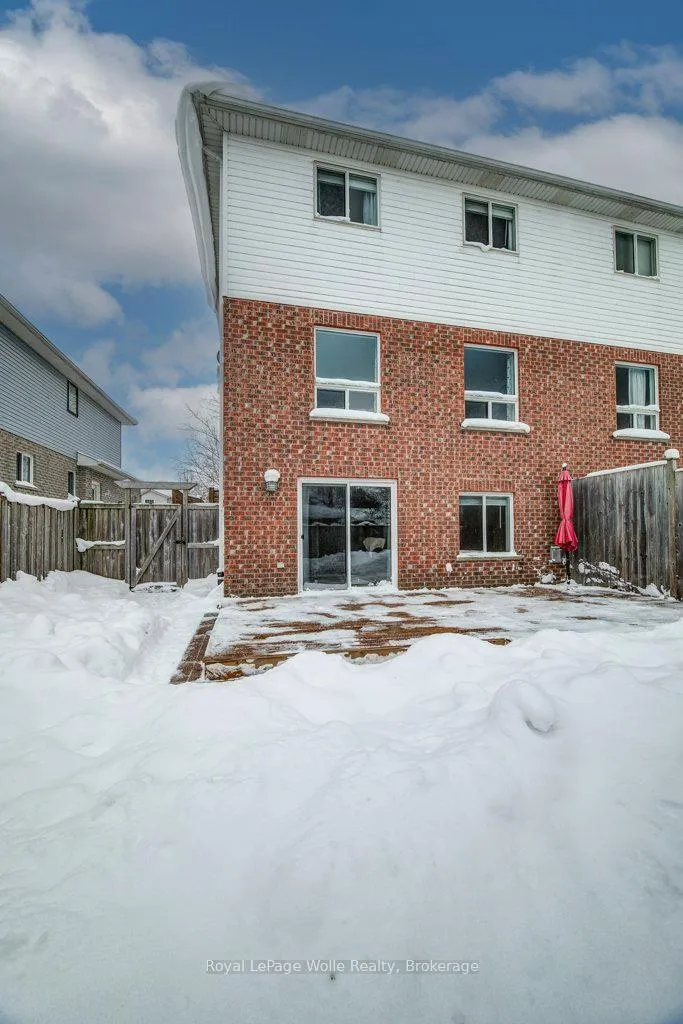 Photo 25 of 84 Walsh Crescent, Stratford — HOMEH