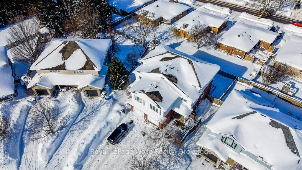 Photo 27 of 84 Walsh Crescent, Stratford — HOMEH