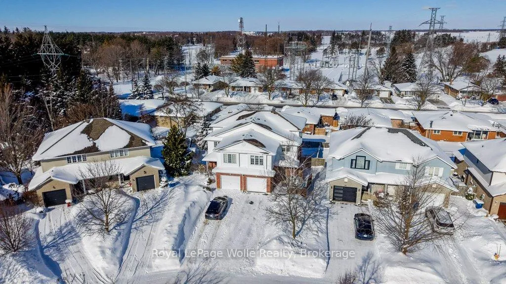 Photo 28 of 84 Walsh Crescent, Stratford — HOMEH