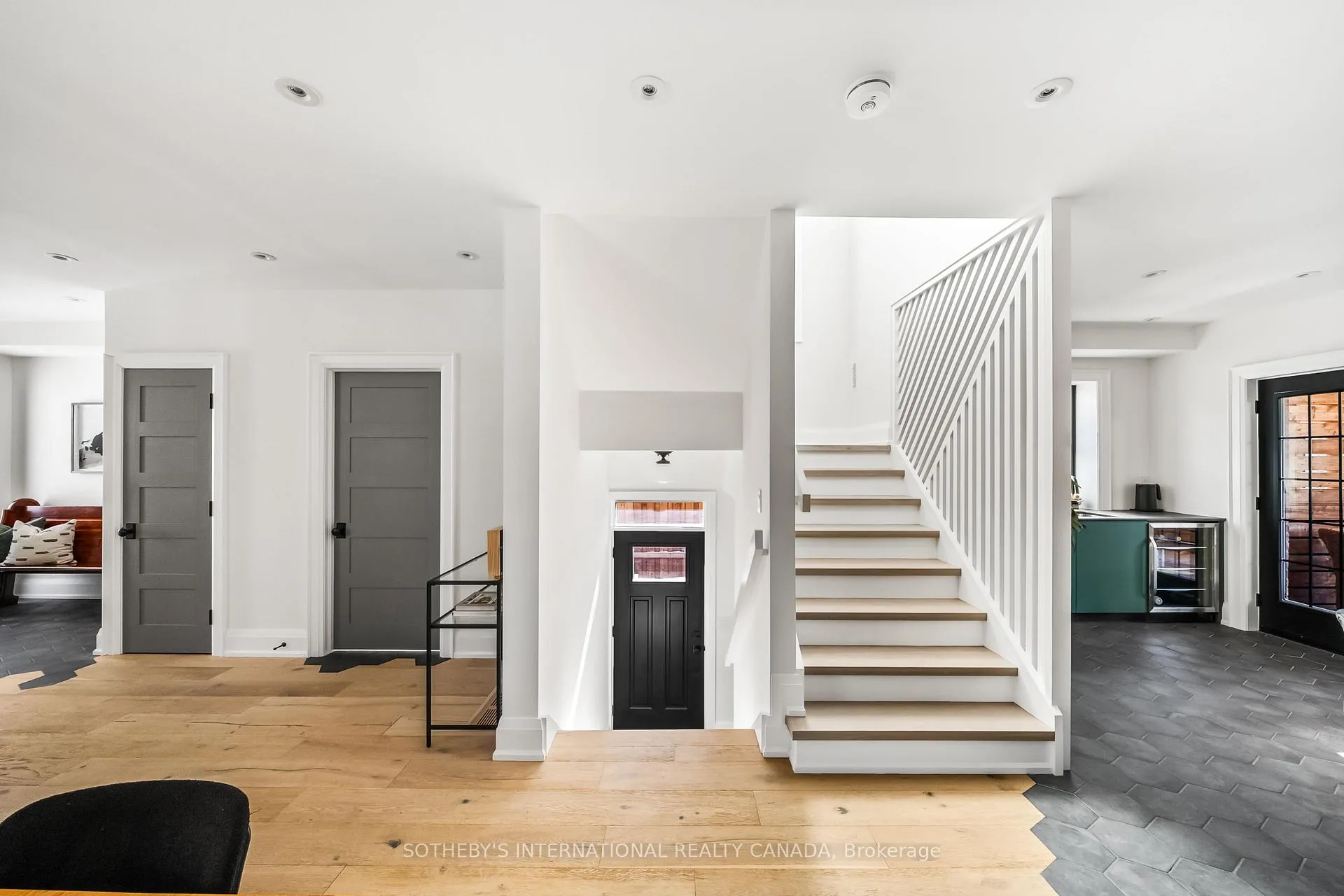 Photo 18 of 212 Winona Drive, Toronto, Oakwood Village — HOMEH