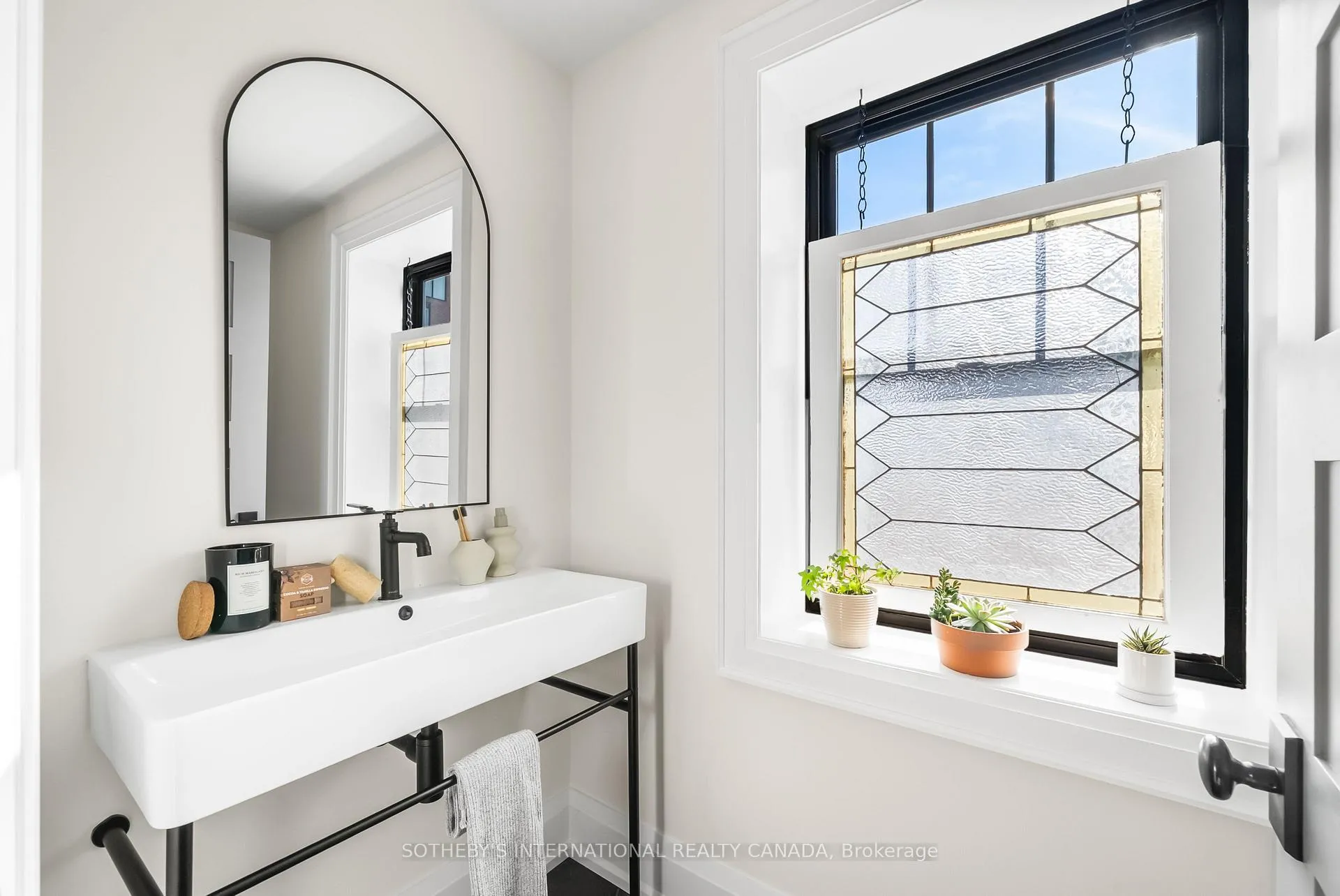 Photo 20 of 212 Winona Drive, Toronto, Oakwood Village — HOMEH