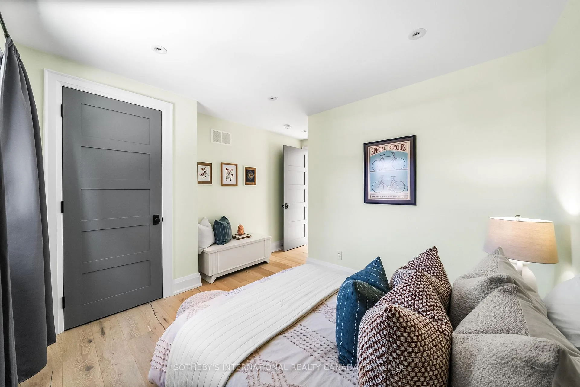 Photo 22 of 212 Winona Drive, Toronto, Oakwood Village — HOMEH