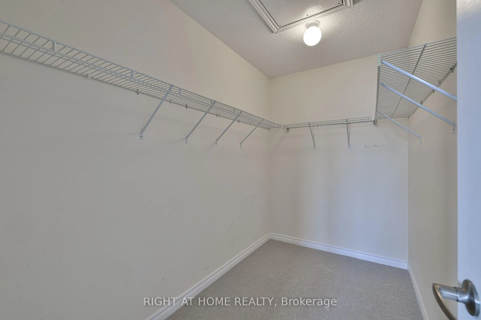 Photo 25 of 823 Greenly Drive, Cobourg — HOMEH