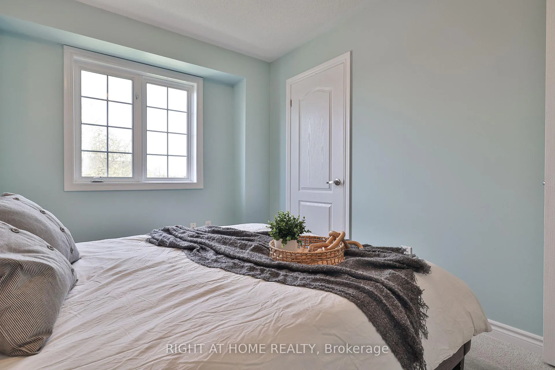 Photo 31 of 823 Greenly Drive, Cobourg — HOMEH