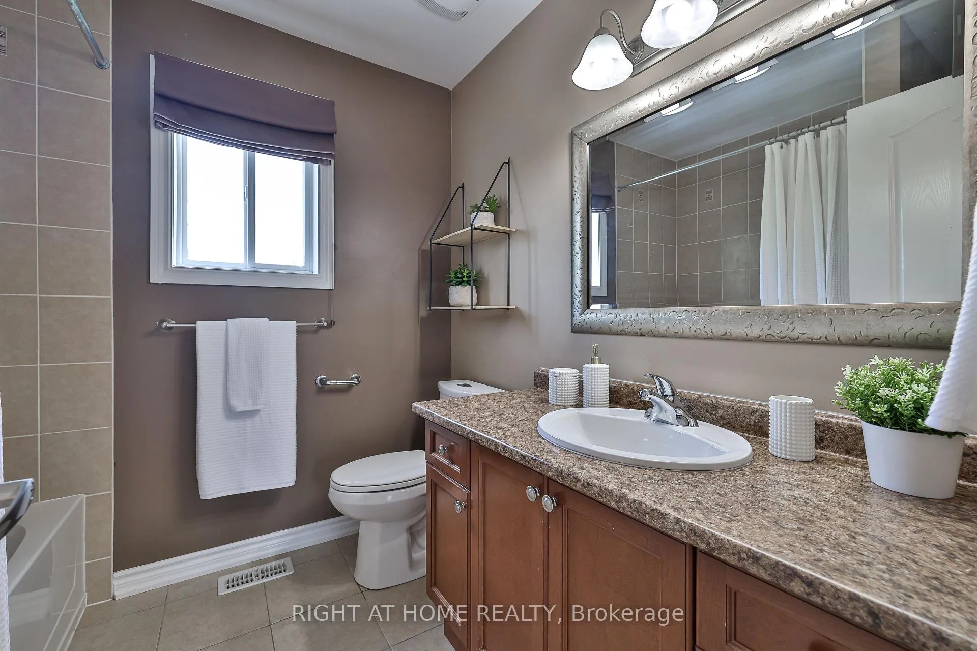 Photo 34 of 823 Greenly Drive, Cobourg — HOMEH