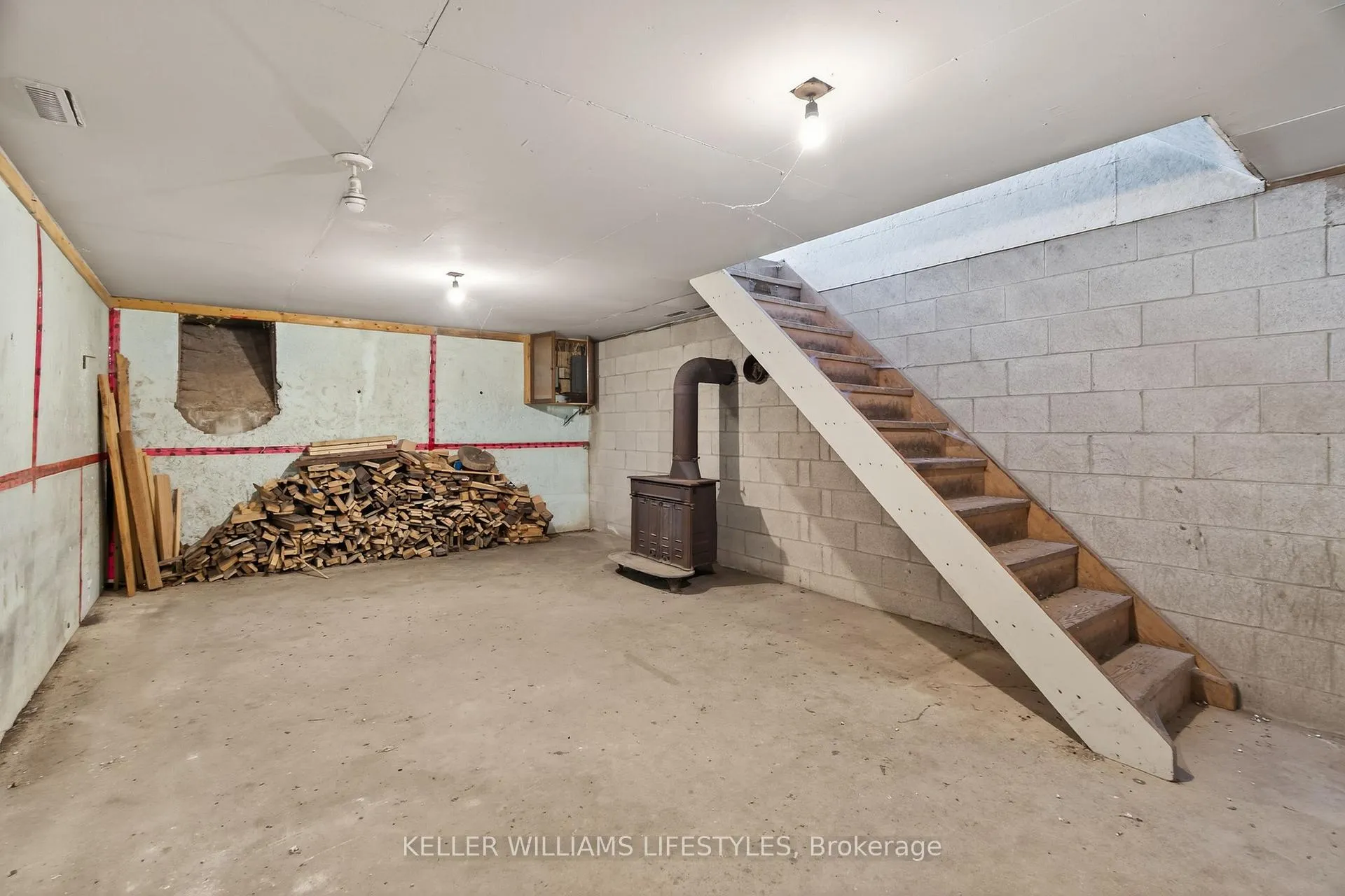 Photo 44 of 394 Beattie Street, Strathroy-Caradoc, SW — HOMEH
