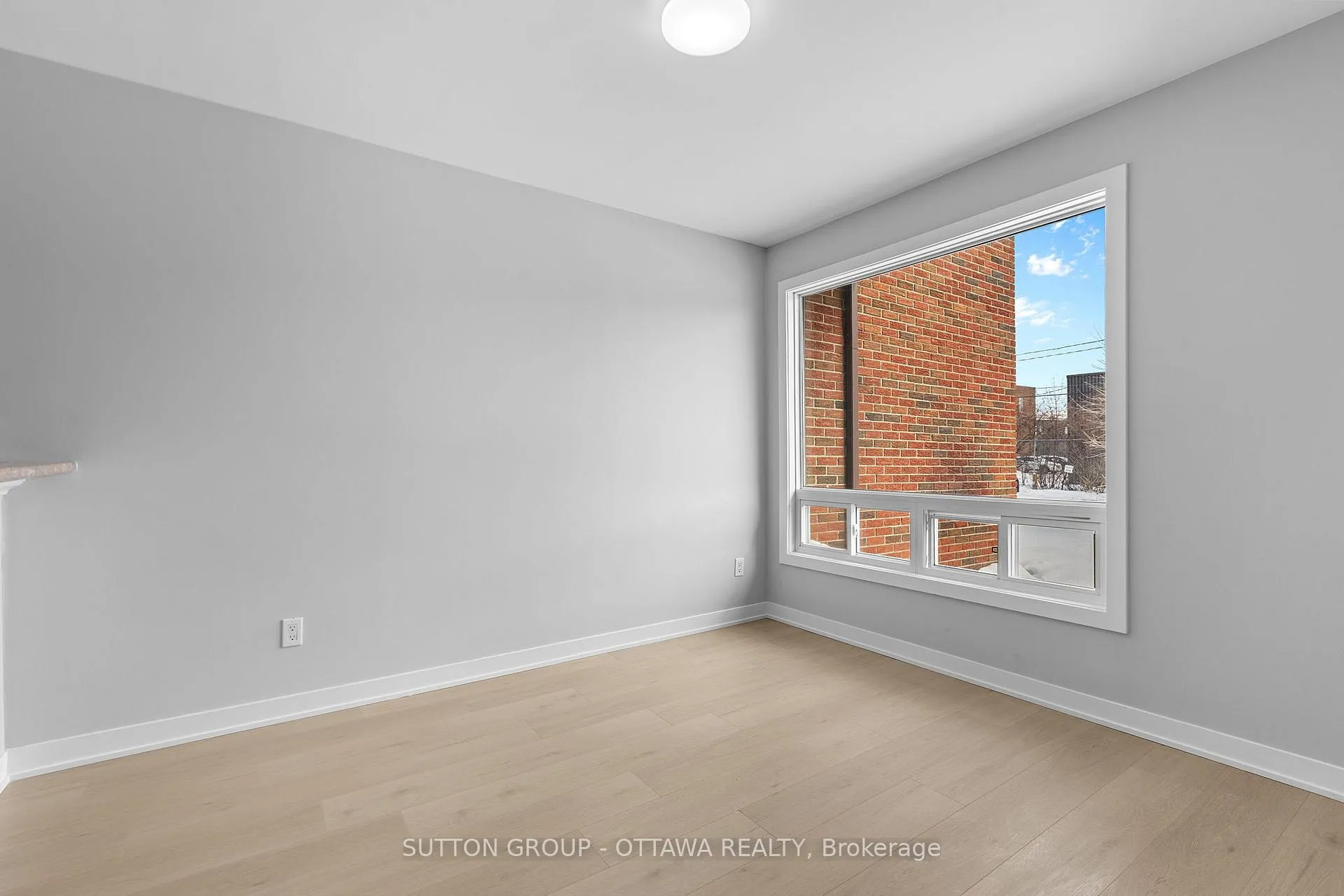 Photo 3 of Unit 68, 2939 Fairlea Crescent, Ottawa, Heron Gate/Industrial Park — HOMEH