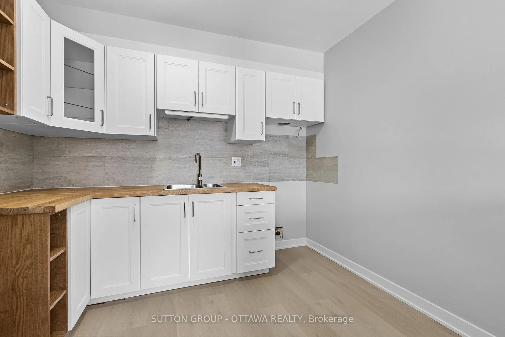 Photo 6 of Unit 68, 2939 Fairlea Crescent, Ottawa, Heron Gate/Industrial Park — HOMEH