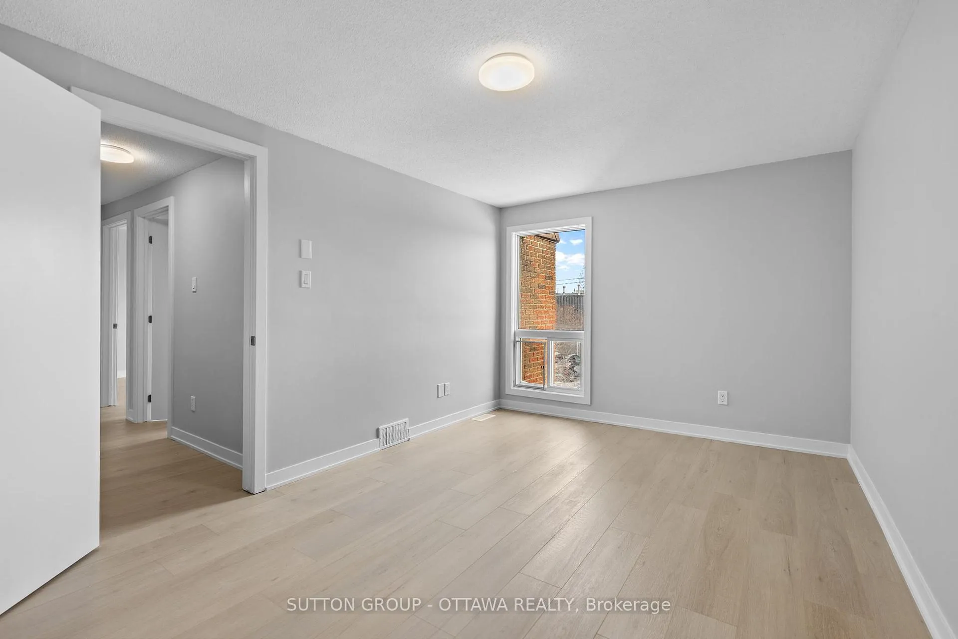 Photo 11 of Unit 68, 2939 Fairlea Crescent, Ottawa, Heron Gate/Industrial Park — HOMEH