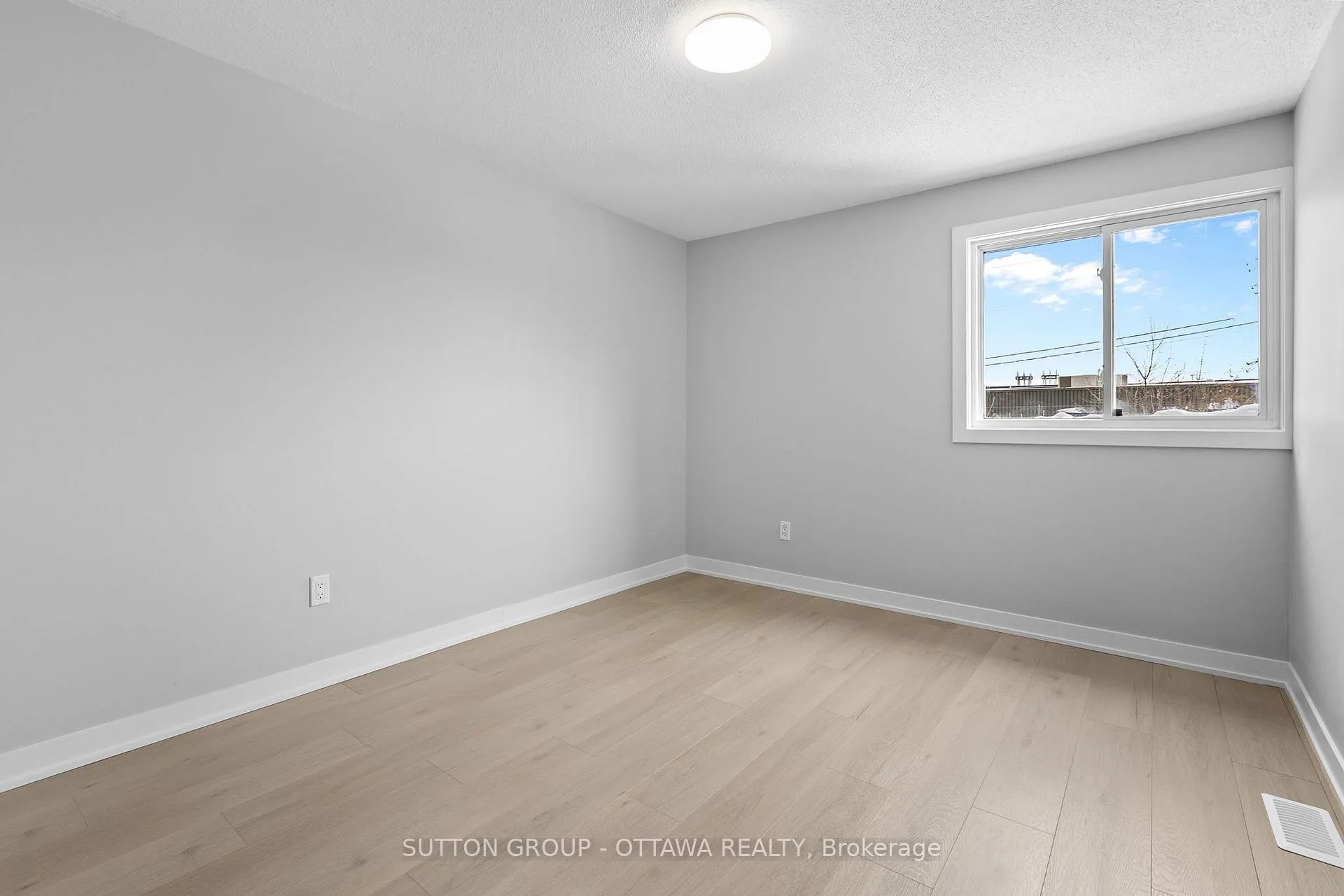 Photo 13 of Unit 68, 2939 Fairlea Crescent, Ottawa, Heron Gate/Industrial Park — HOMEH