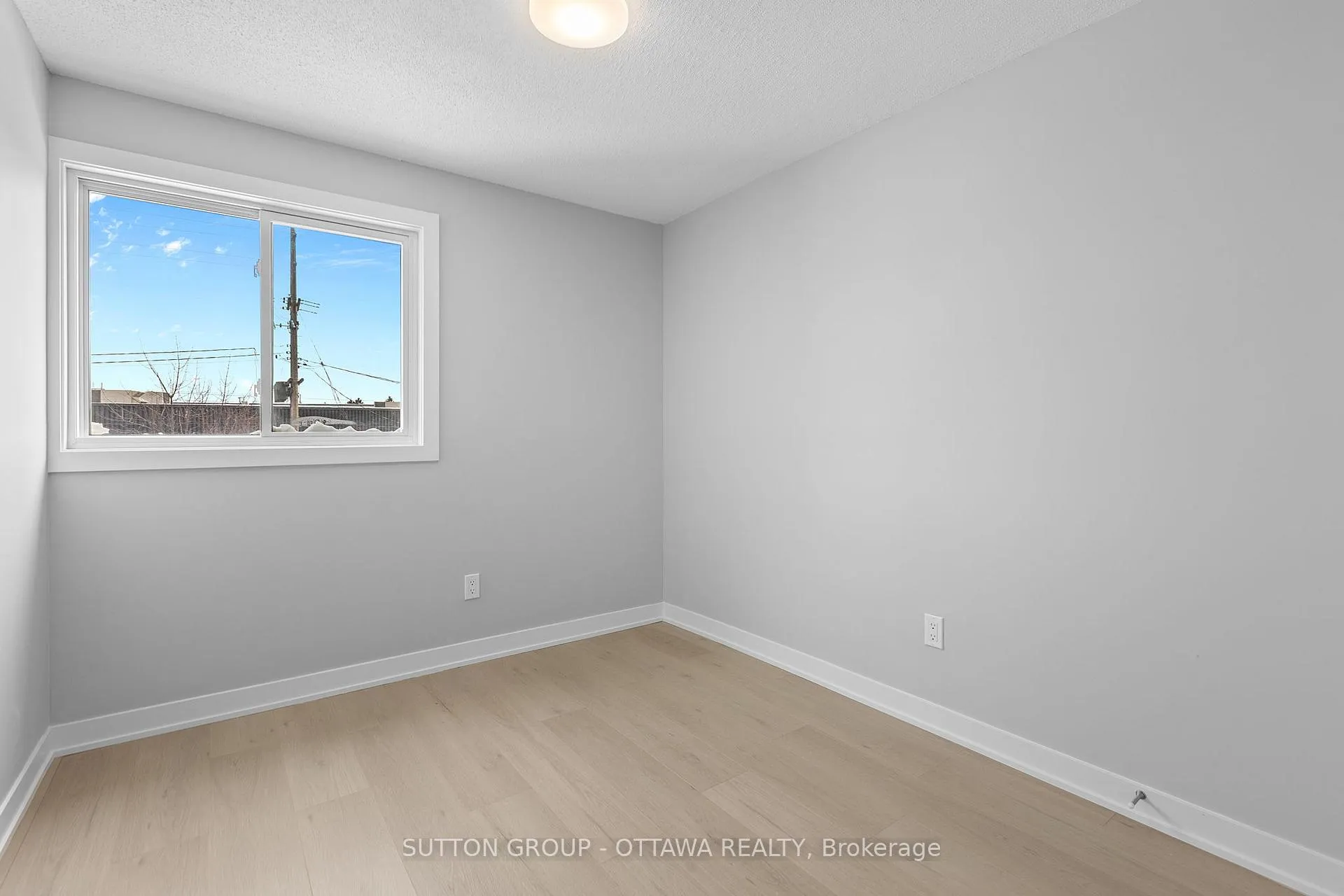Photo 15 of Unit 68, 2939 Fairlea Crescent, Ottawa, Heron Gate/Industrial Park — HOMEH