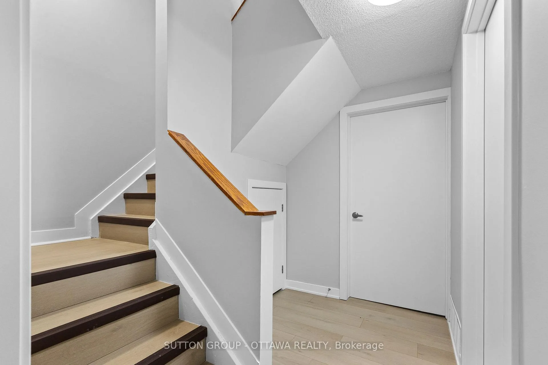 Photo 18 of Unit 68, 2939 Fairlea Crescent, Ottawa, Heron Gate/Industrial Park — HOMEH