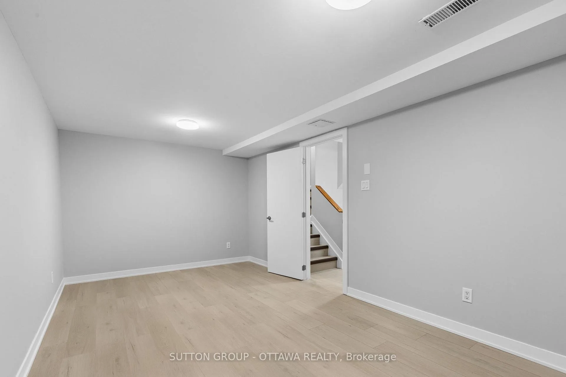 Photo 20 of Unit 68, 2939 Fairlea Crescent, Ottawa, Heron Gate/Industrial Park — HOMEH
