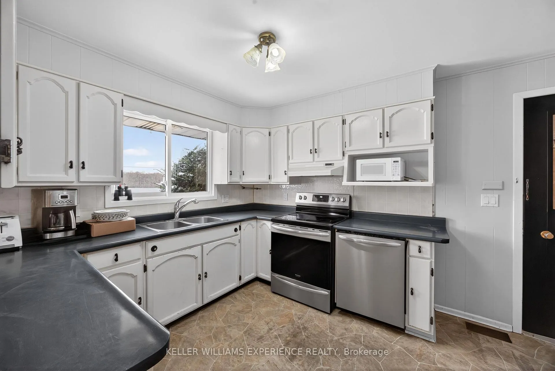 Photo 3 of 1130 Baseline Road S, Tiny, Rural Tiny — HOMEH