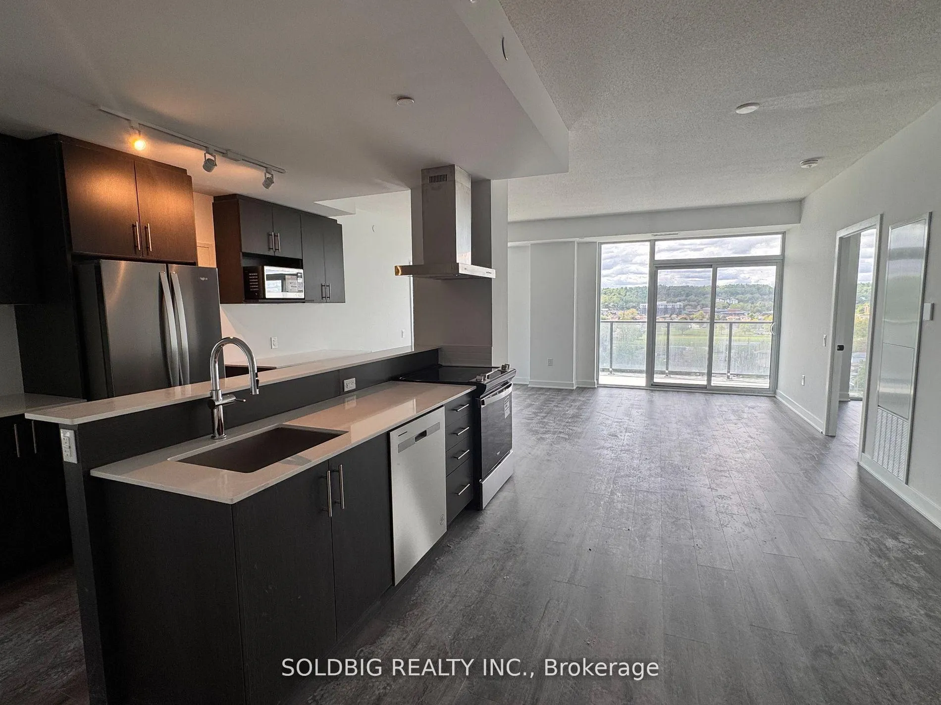 Photo 4 of Unit 1117, 2782 Barton Street E, Hamilton, Riverdale — HOMEH