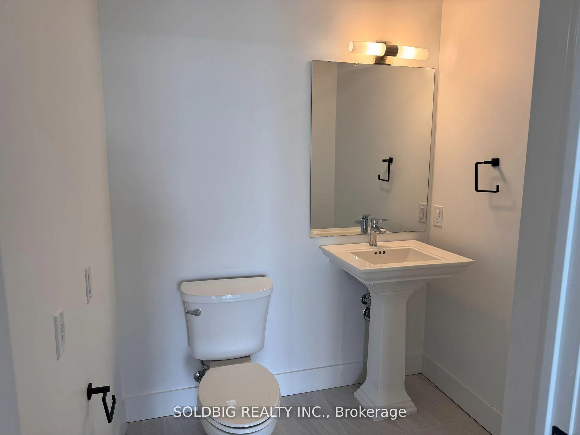 Photo 15 of Unit 1117, 2782 Barton Street E, Hamilton, Riverdale — HOMEH