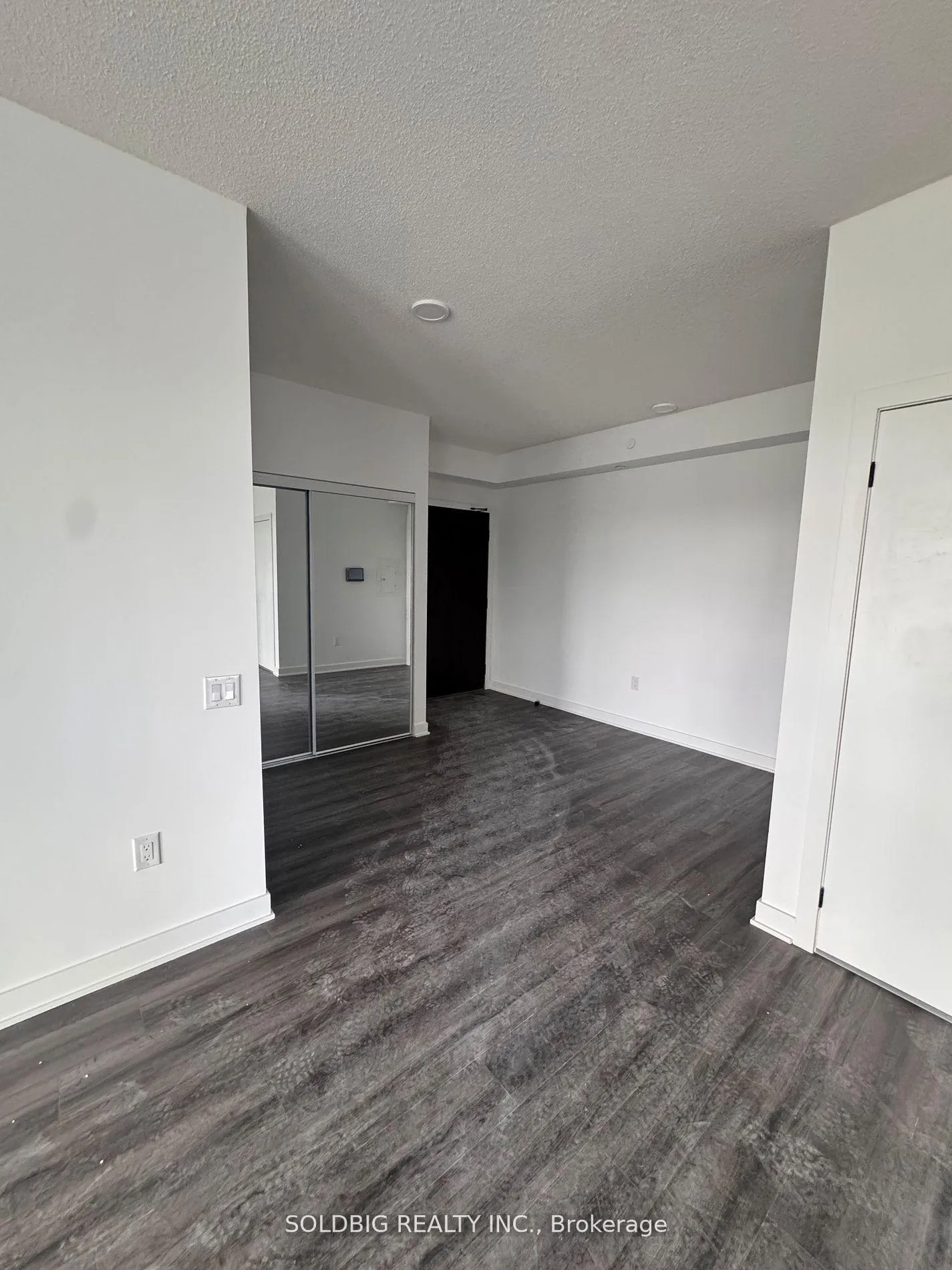 Photo 19 of Unit 1117, 2782 Barton Street E, Hamilton, Riverdale — HOMEH