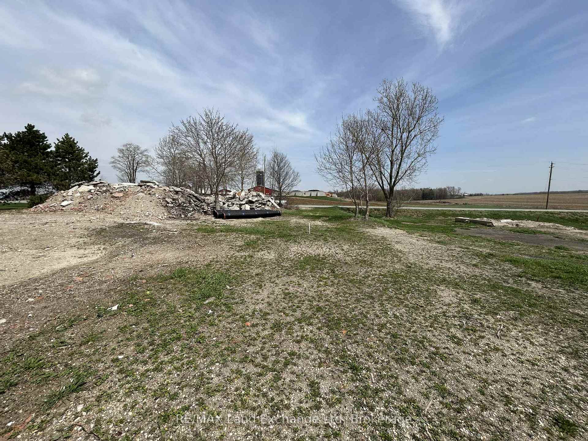 Photo 3 of 44553 Perth Line 86, Huron East, Grey — HOMEH