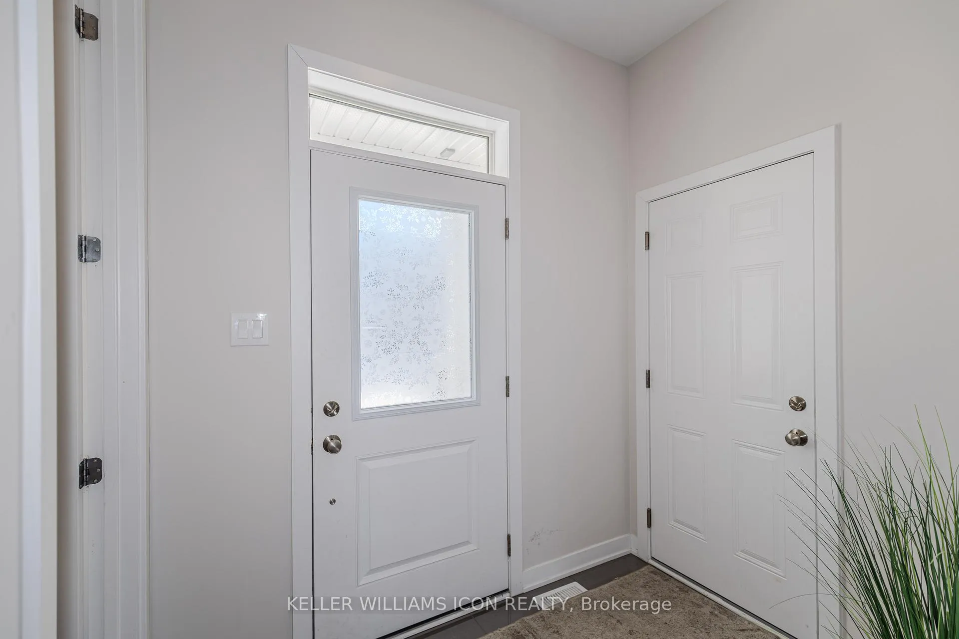 Photo 2 of 1899 Haiku Street, Ottawa, Barrhaven - Half Moon Bay — HOMEH