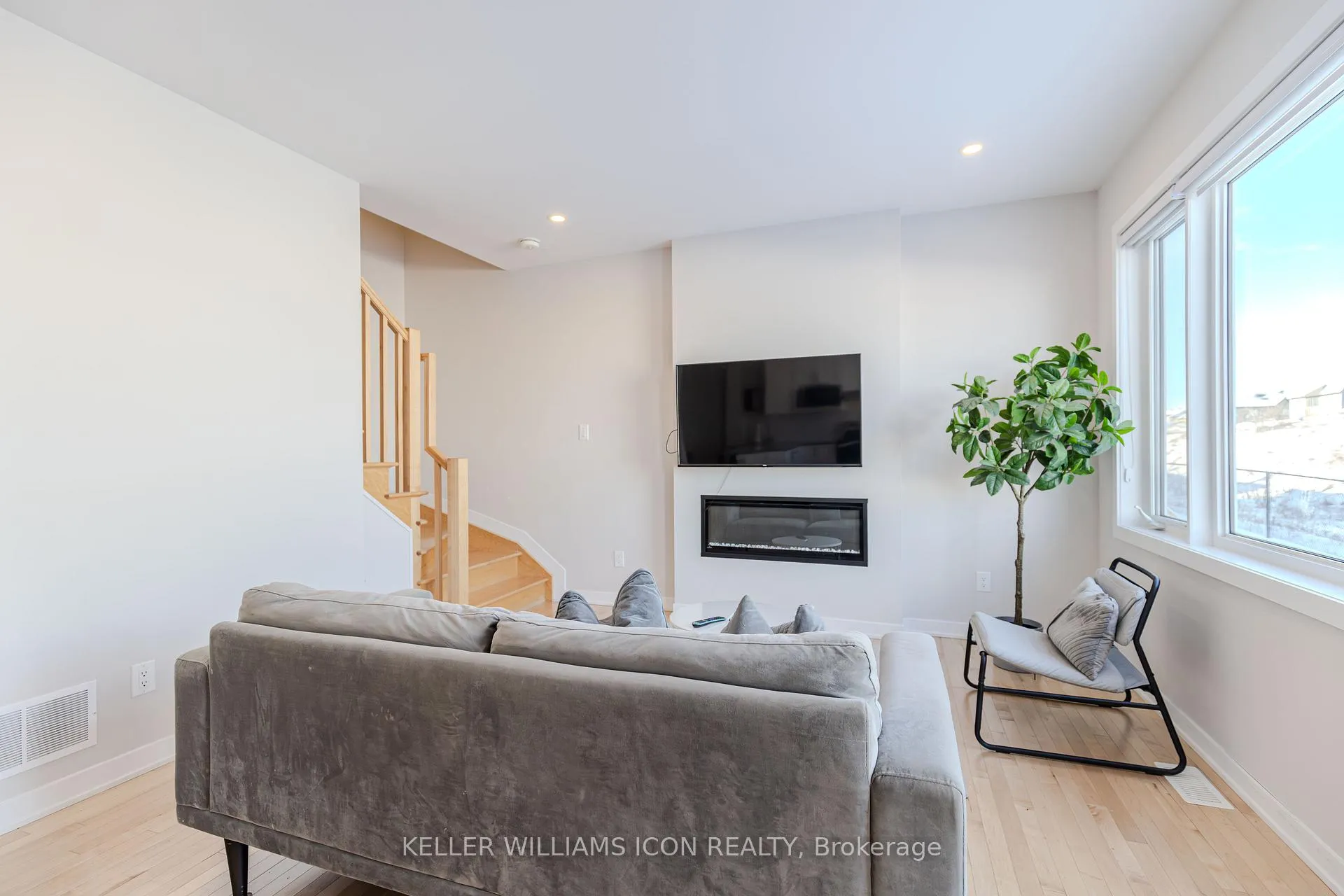 Photo 12 of 1899 Haiku Street, Ottawa, Barrhaven - Half Moon Bay — HOMEH
