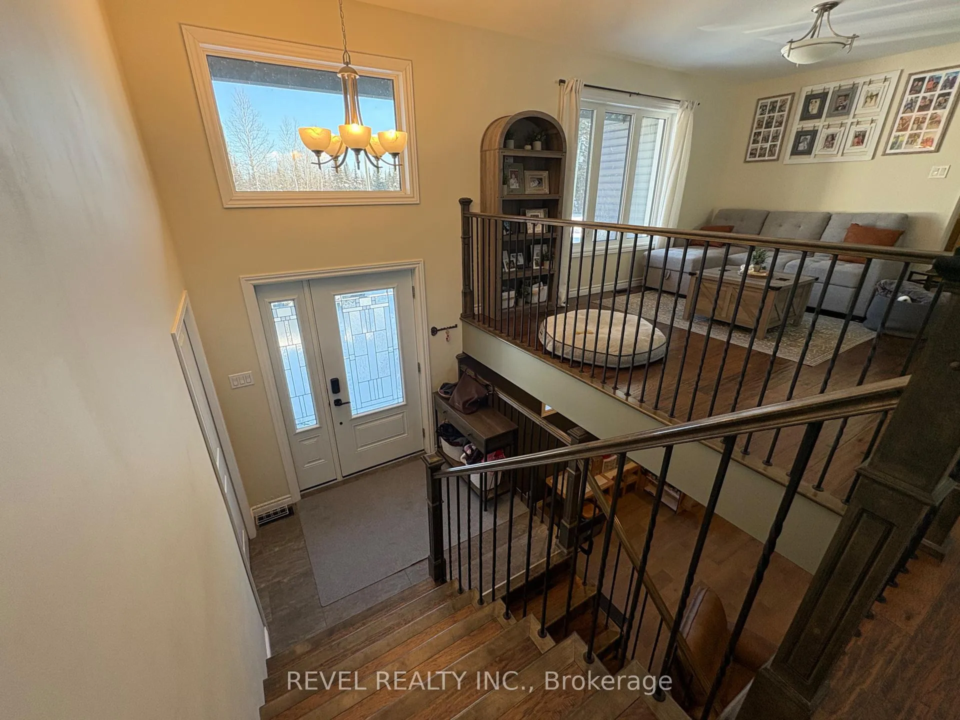 Photo 3 of 117 Wilson Road, Cochrane — HOMEH
