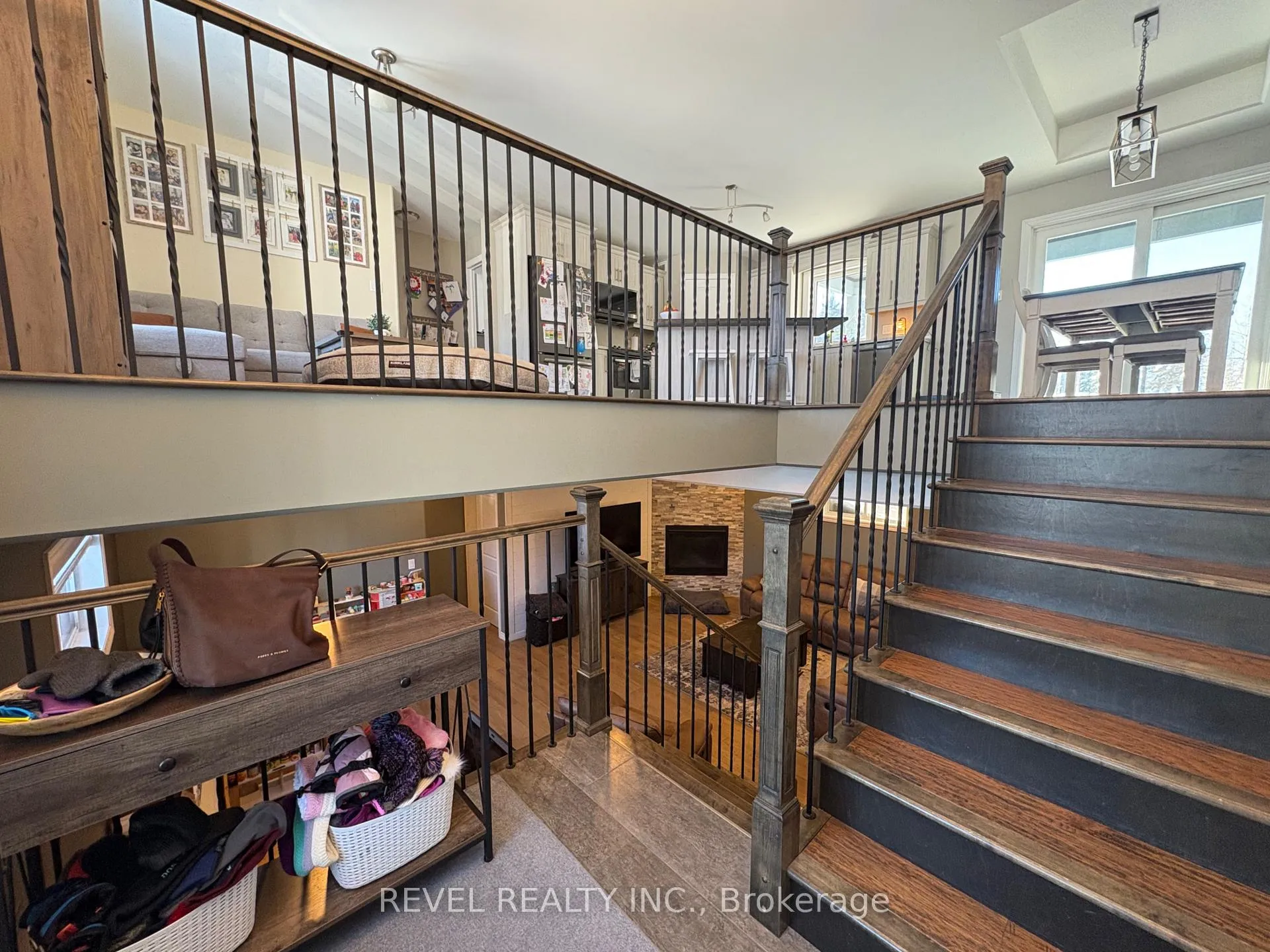 Photo 4 of 117 Wilson Road, Cochrane — HOMEH