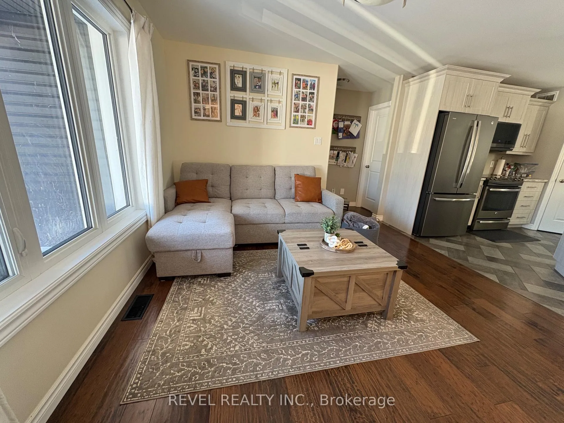 Photo 8 of 117 Wilson Road, Cochrane — HOMEH