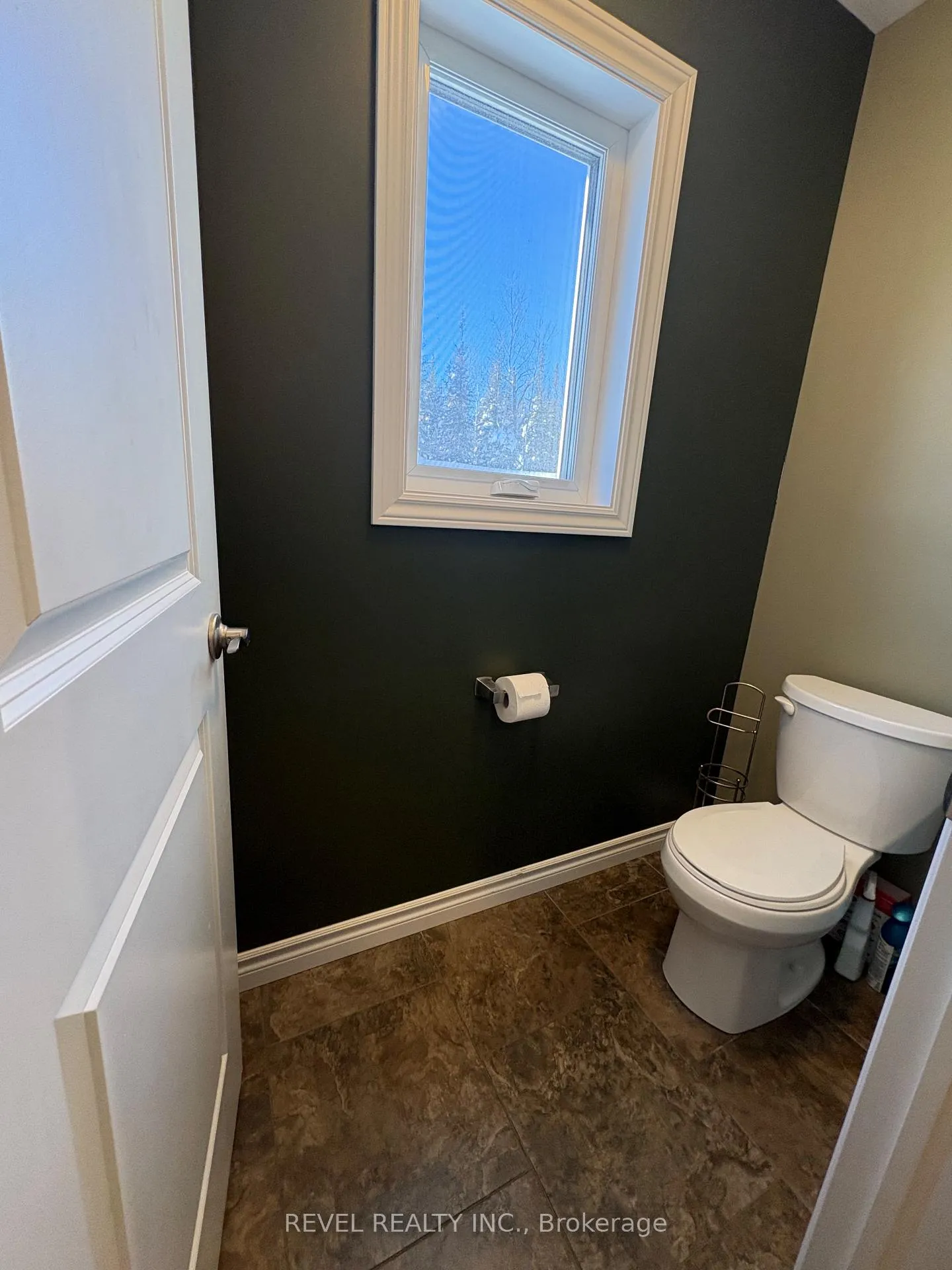 Photo 18 of 117 Wilson Road, Cochrane — HOMEH
