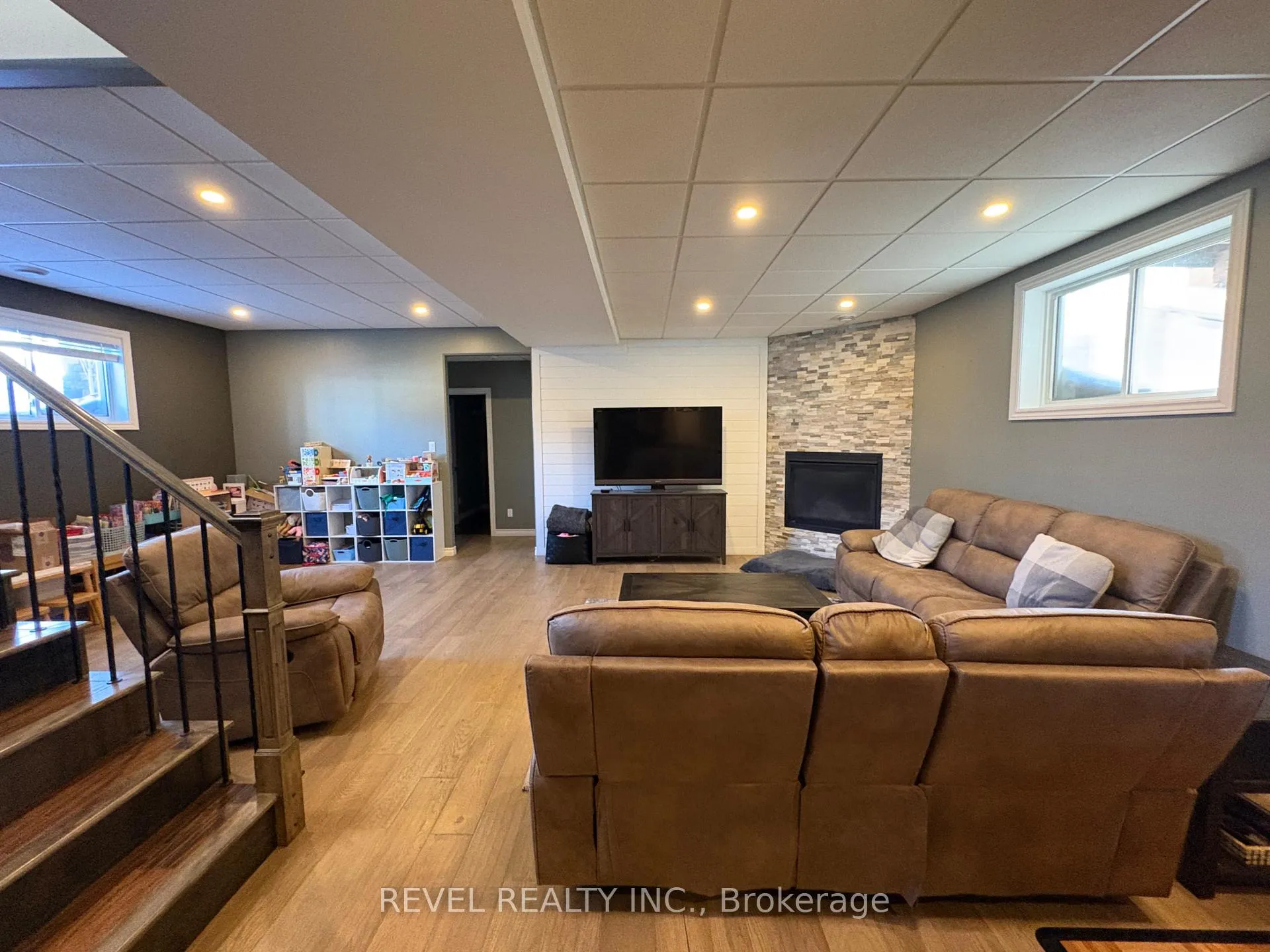 Photo 33 of 117 Wilson Road, Cochrane — HOMEH