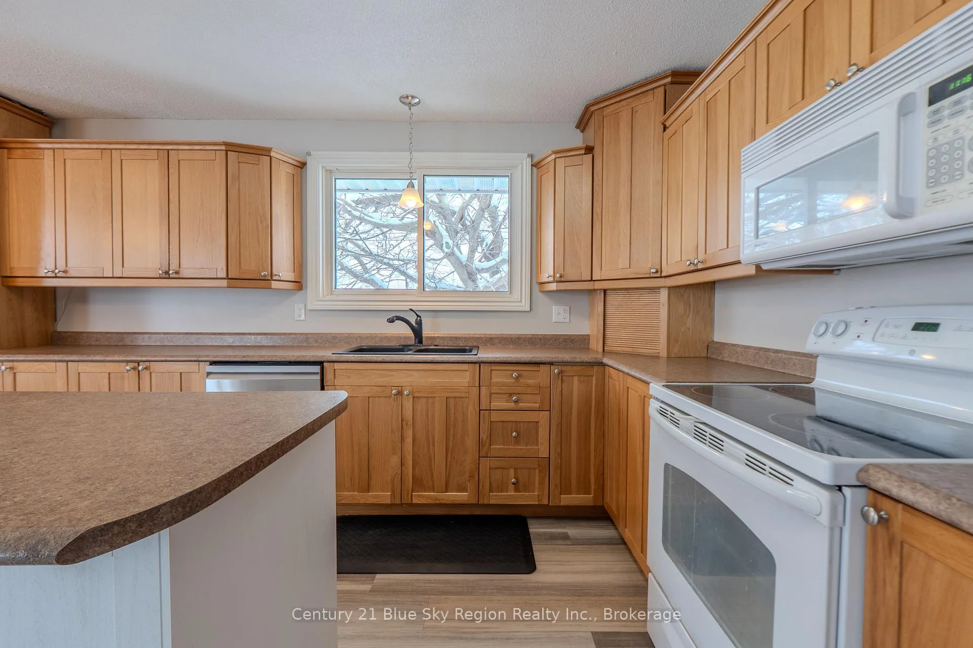 Photo 3 of 76 Prince Edward Drive, North Bay, Ferris — HOMEH