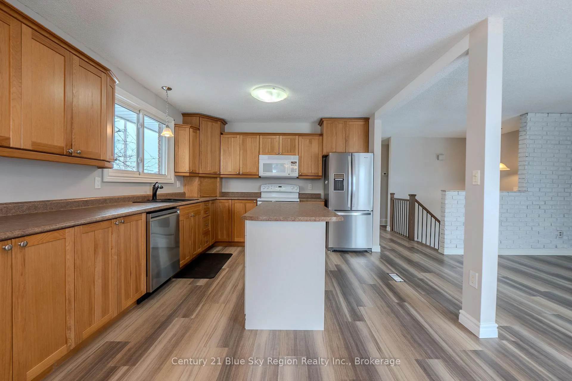 Photo 4 of 76 Prince Edward Drive, North Bay, Ferris — HOMEH