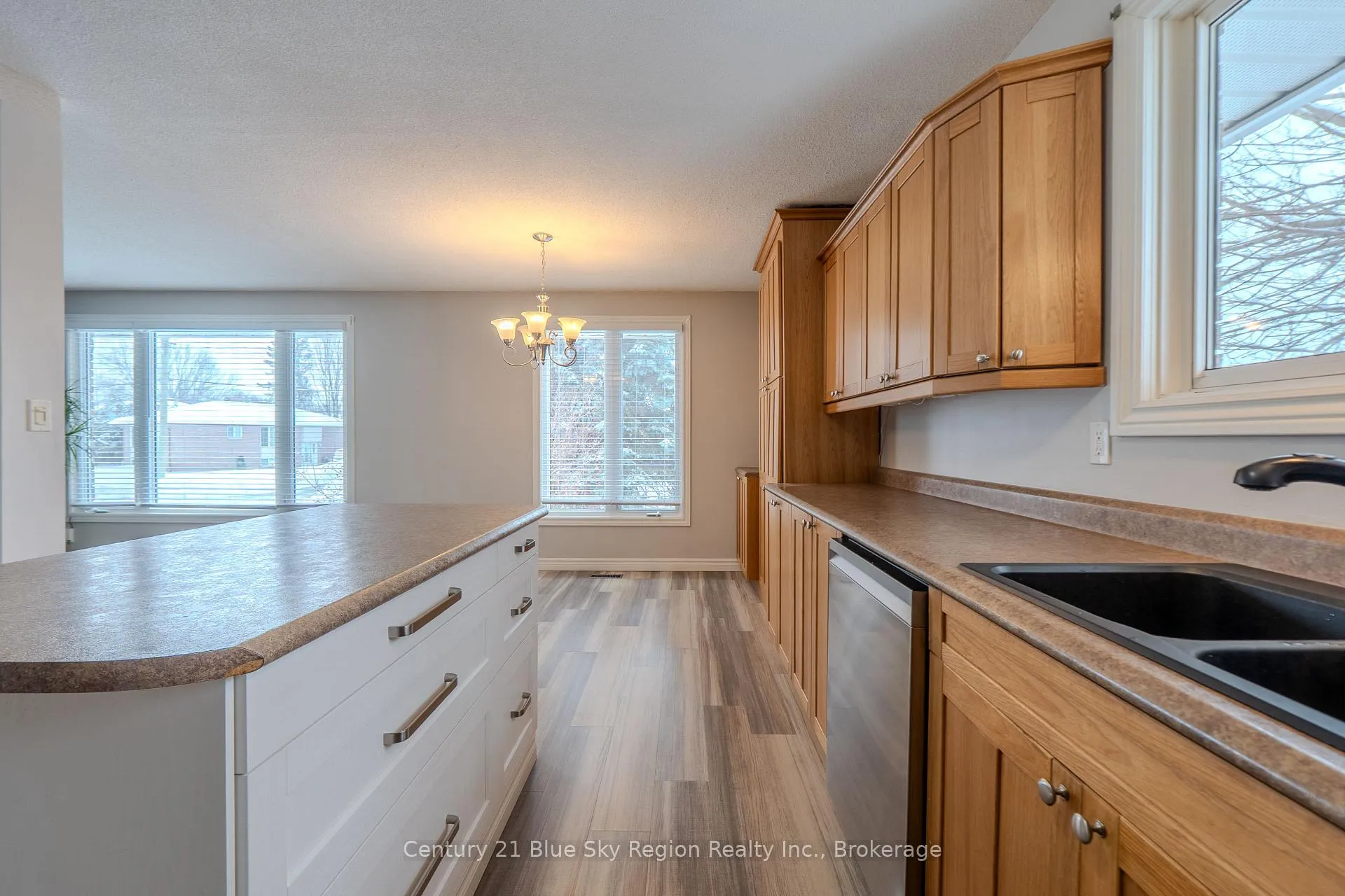 Photo 5 of 76 Prince Edward Drive, North Bay, Ferris — HOMEH