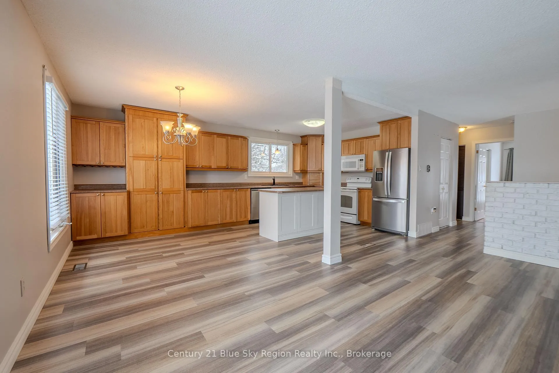 Photo 7 of 76 Prince Edward Drive, North Bay, Ferris — HOMEH
