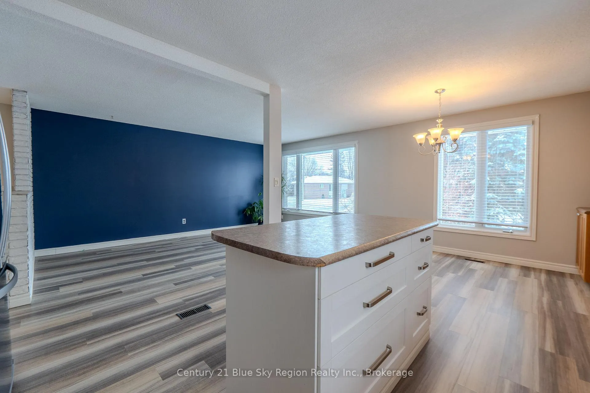 Photo 8 of 76 Prince Edward Drive, North Bay, Ferris — HOMEH