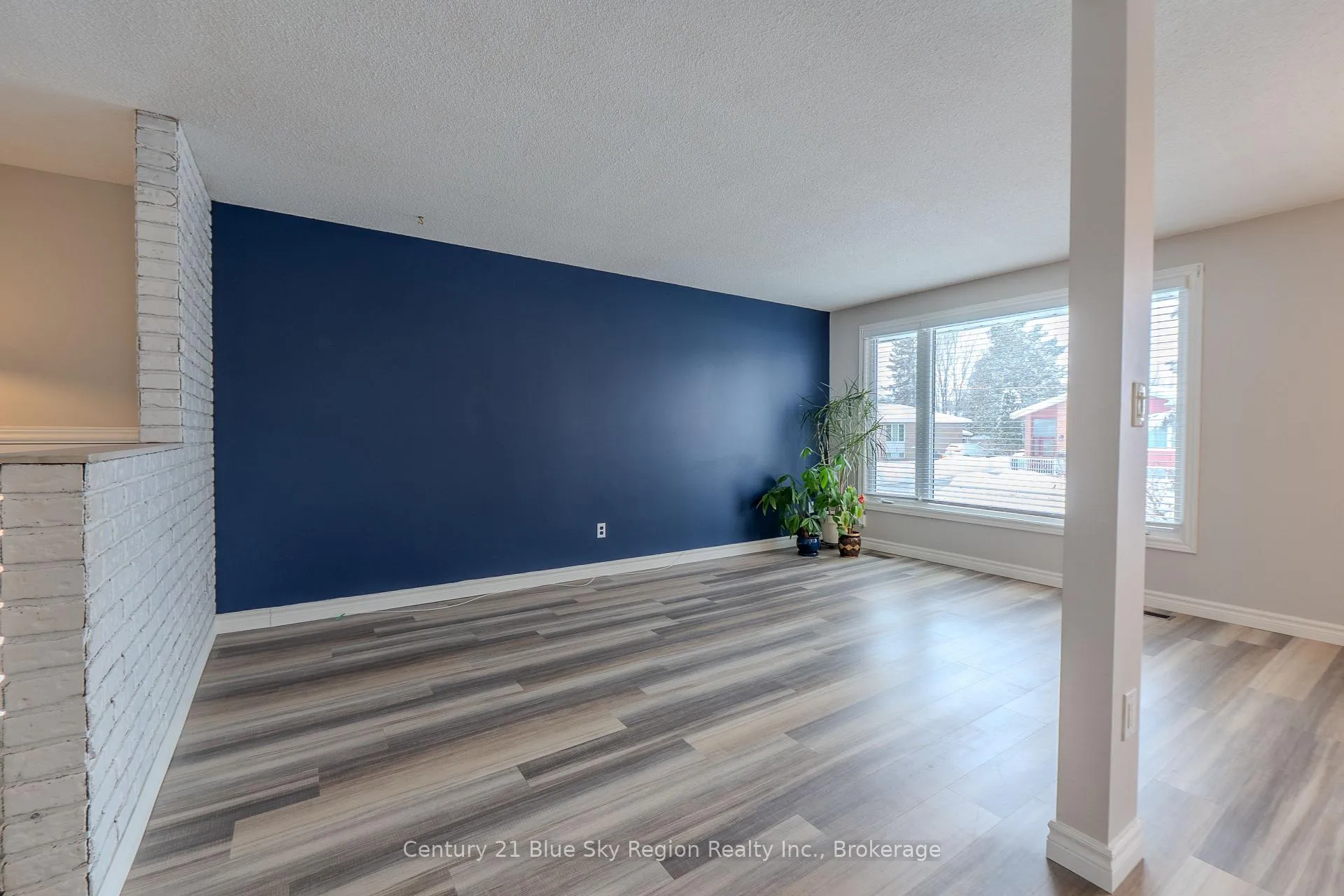 Photo 10 of 76 Prince Edward Drive, North Bay, Ferris — HOMEH