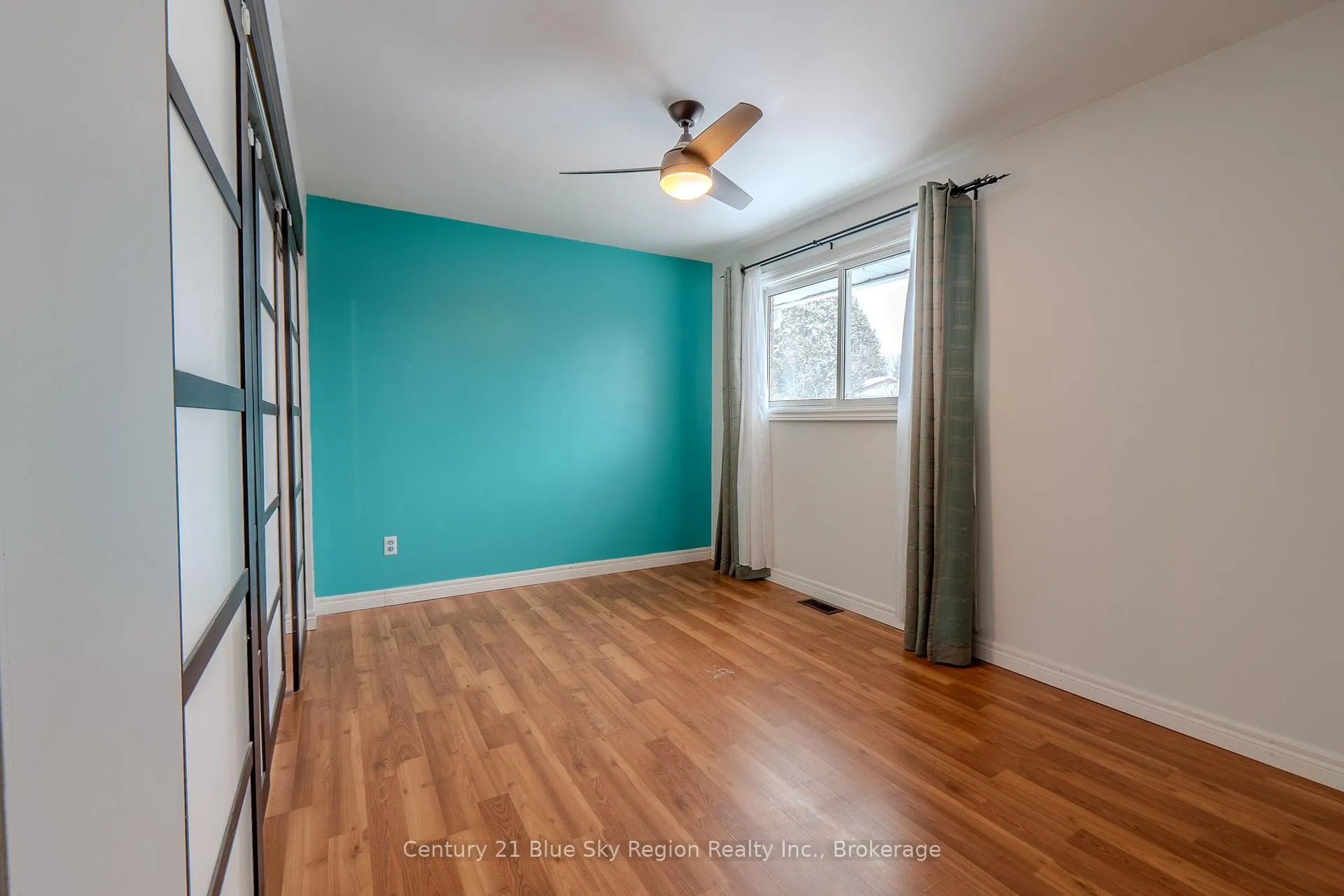 Photo 13 of 76 Prince Edward Drive, North Bay, Ferris — HOMEH