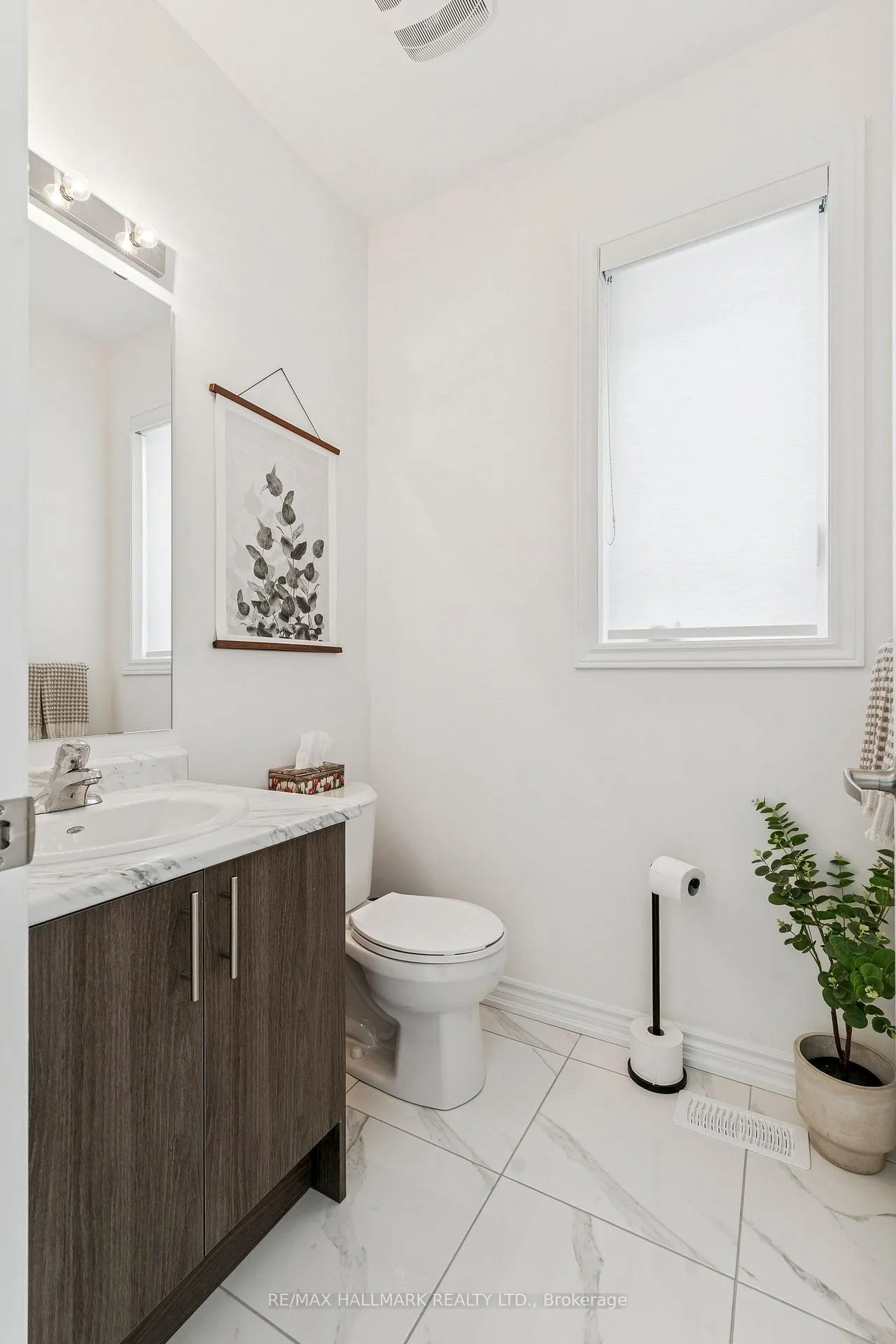 Photo 8 of 13 Tamworth Terrace, Barrie, Rural Barrie Southeast — HOMEH