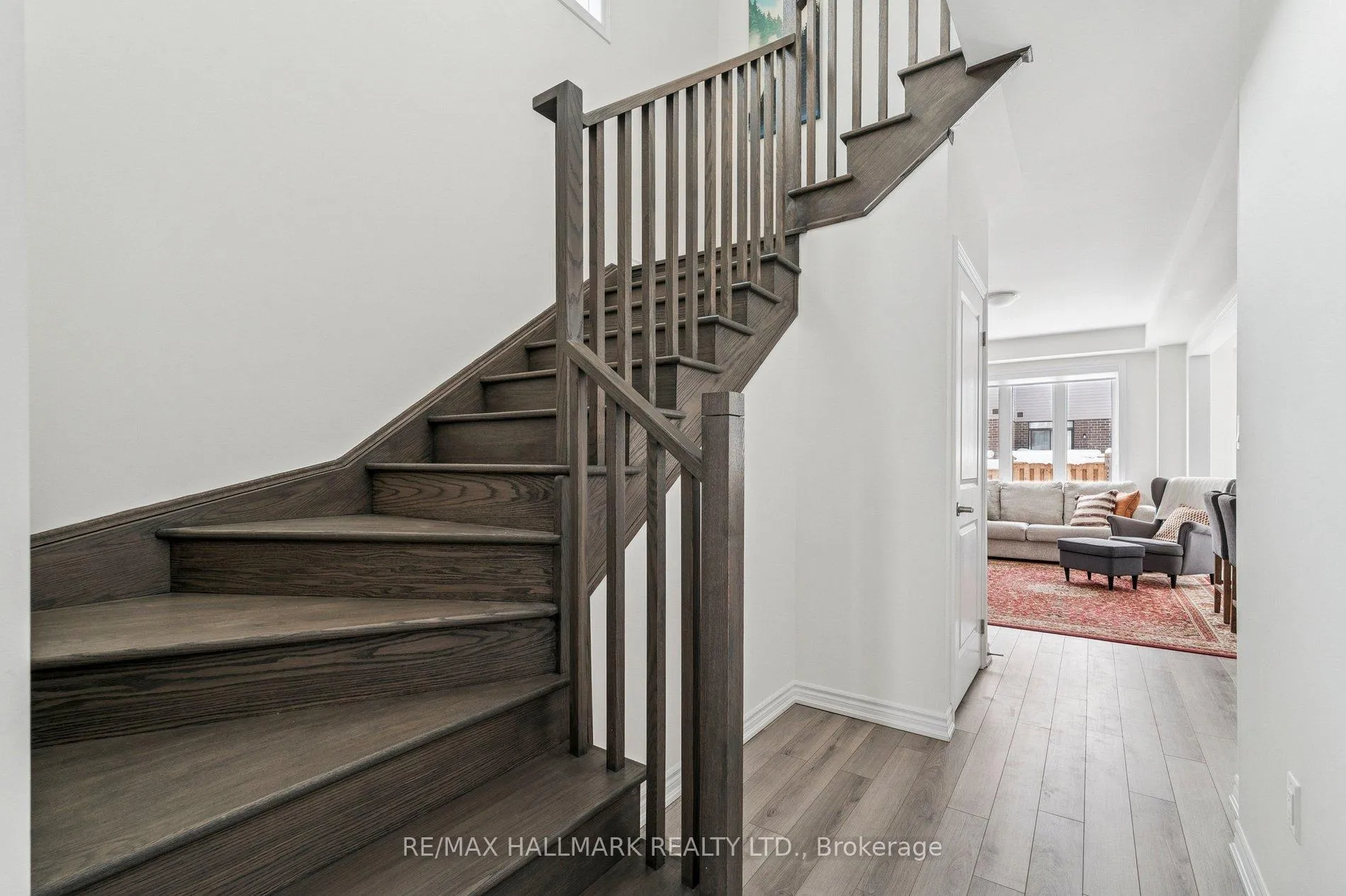 Photo 9 of 13 Tamworth Terrace, Barrie, Rural Barrie Southeast — HOMEH
