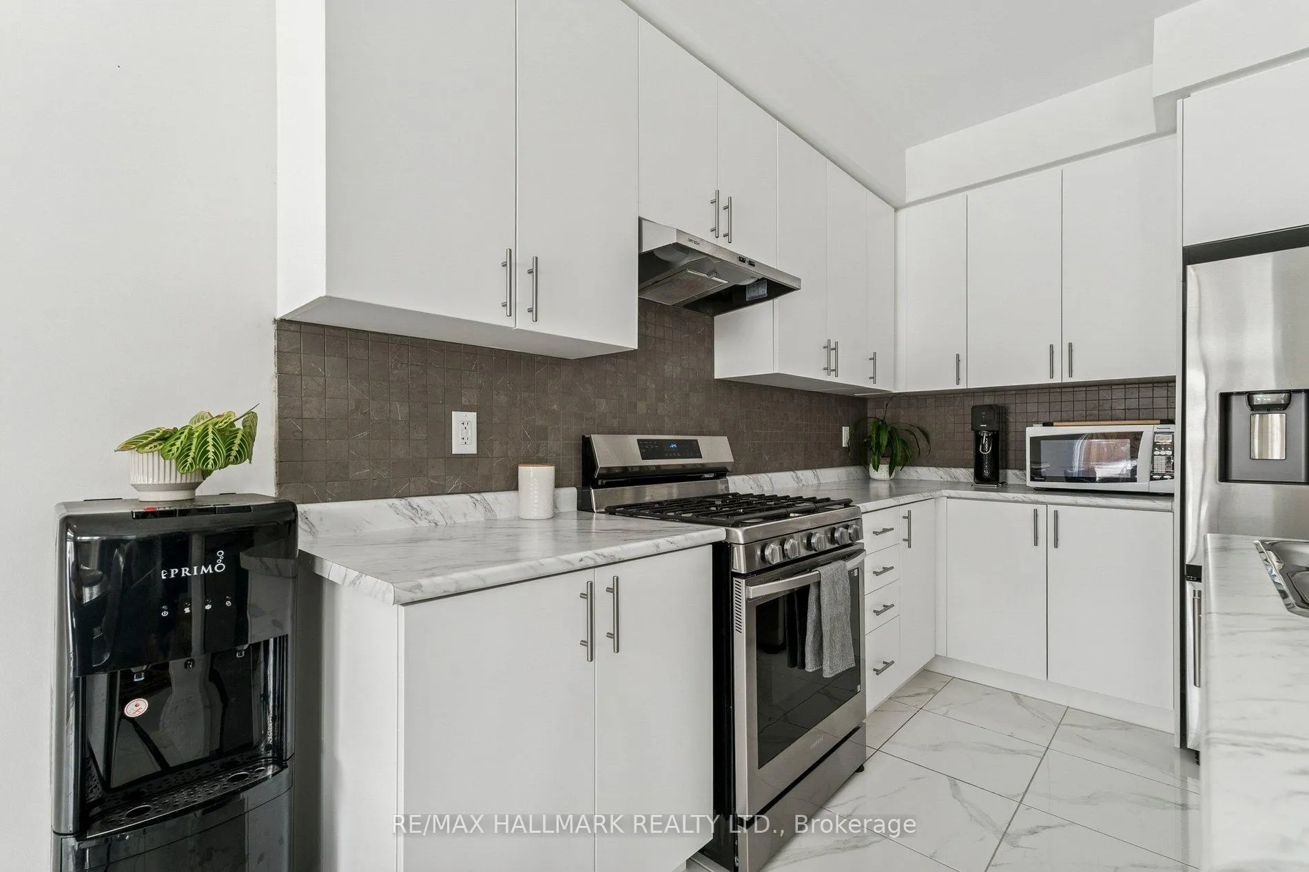 Photo 15 of 13 Tamworth Terrace, Barrie, Rural Barrie Southeast — HOMEH