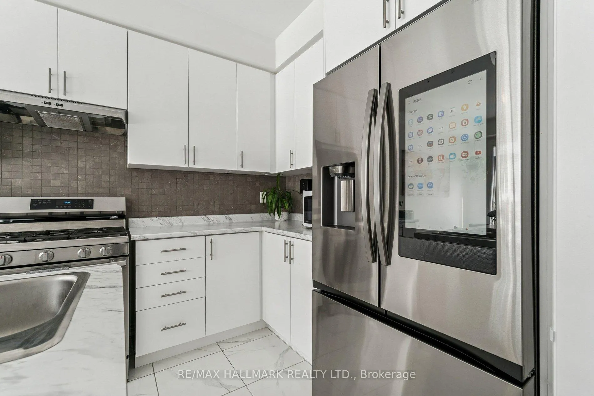Photo 16 of 13 Tamworth Terrace, Barrie, Rural Barrie Southeast — HOMEH