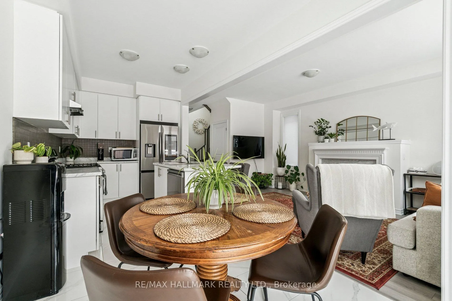 Photo 19 of 13 Tamworth Terrace, Barrie, Rural Barrie Southeast — HOMEH