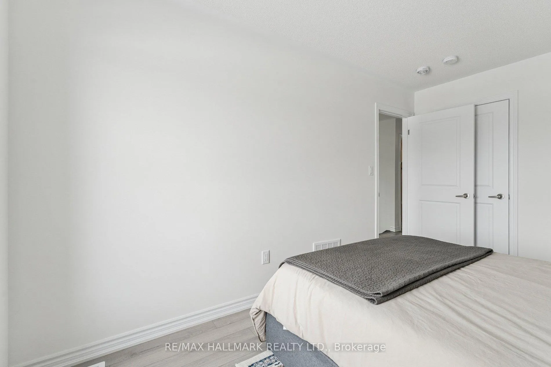 Photo 28 of 13 Tamworth Terrace, Barrie, Rural Barrie Southeast — HOMEH