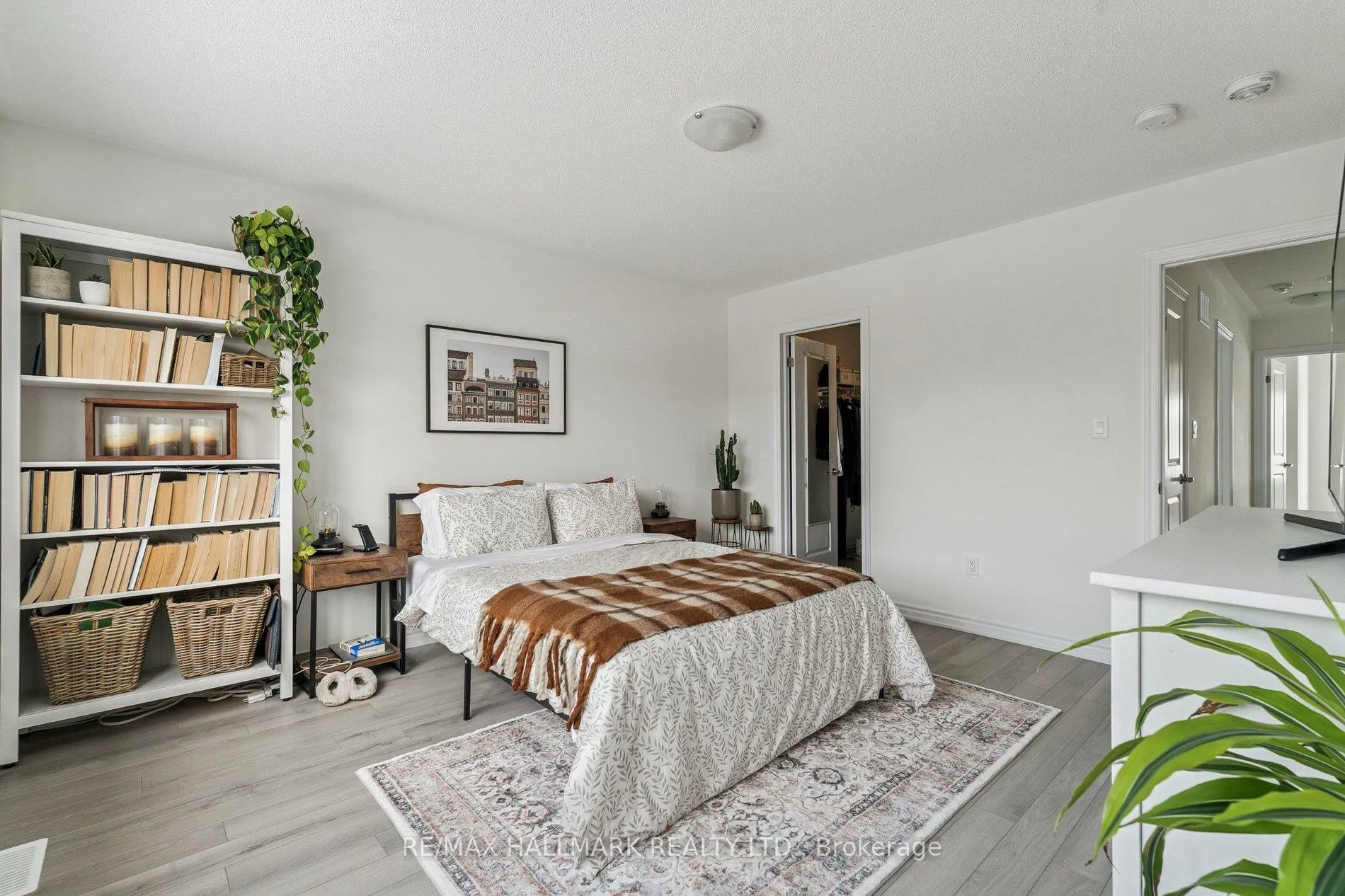 Photo 30 of 13 Tamworth Terrace, Barrie, Rural Barrie Southeast — HOMEH