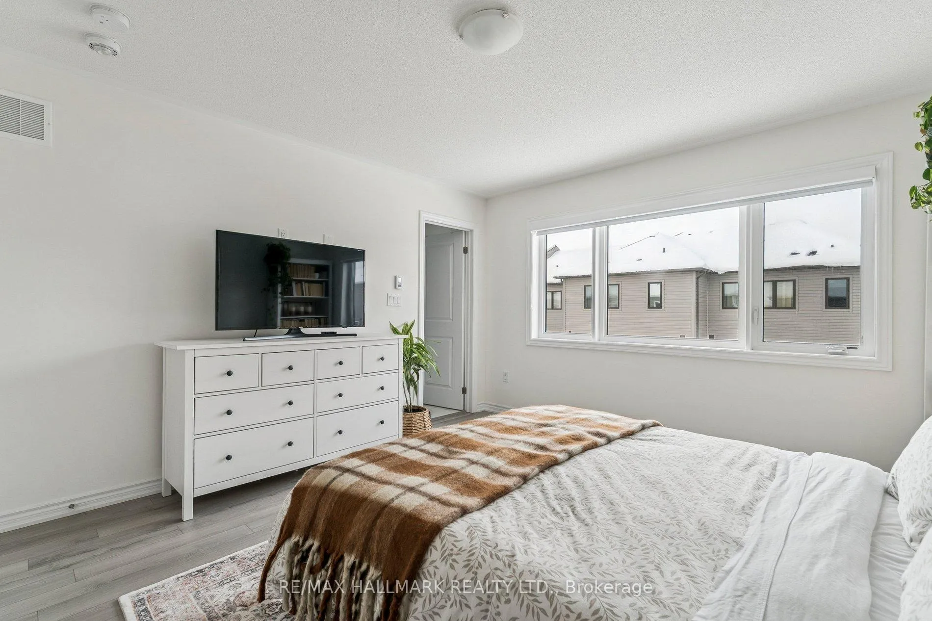 Photo 31 of 13 Tamworth Terrace, Barrie, Rural Barrie Southeast — HOMEH