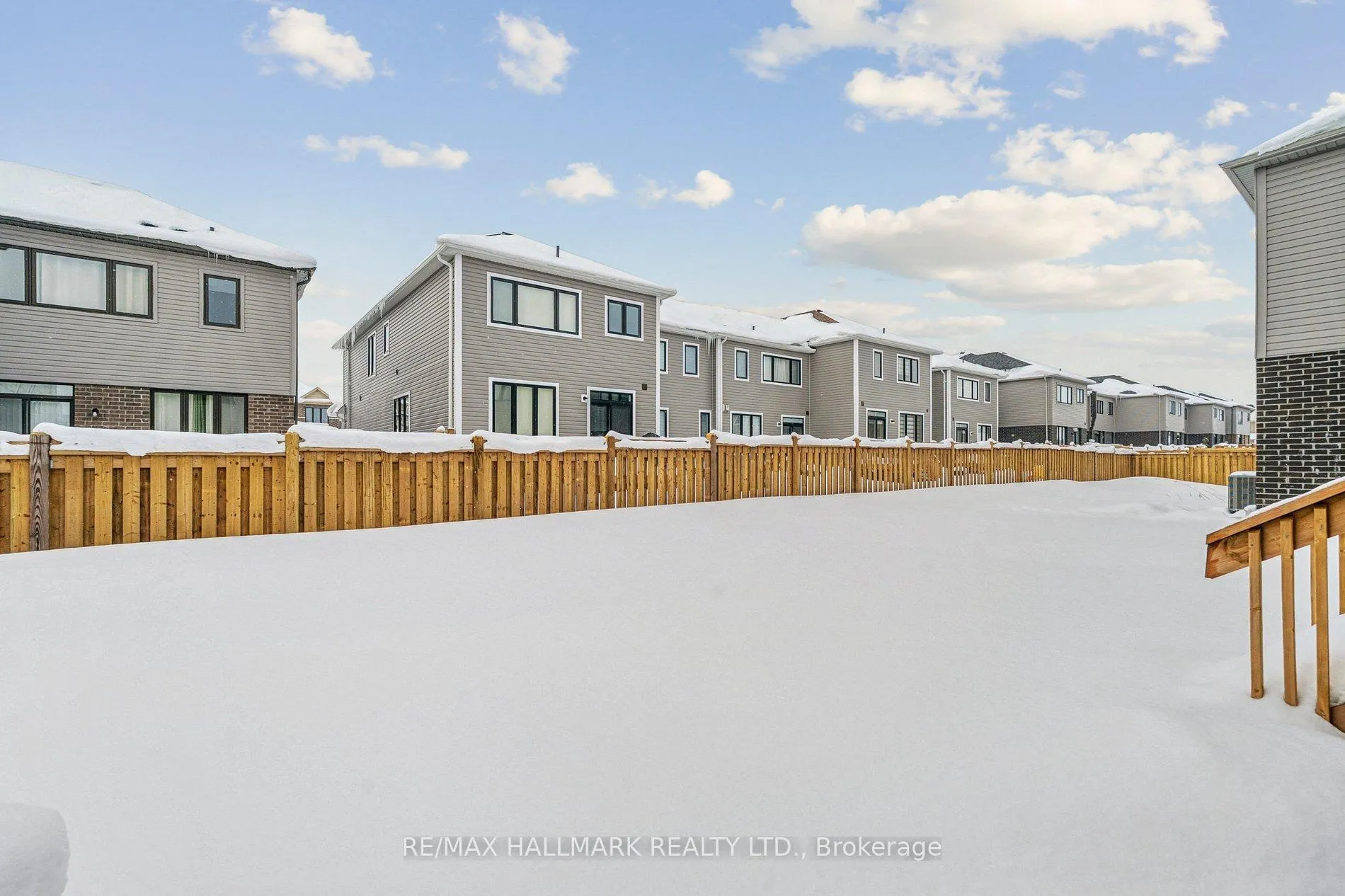 Photo 36 of 13 Tamworth Terrace, Barrie, Rural Barrie Southeast — HOMEH