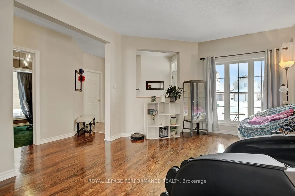 Photo 3 of 1019 Valin Street, Ottawa, Fallingbrook/Gardenway South — HOMEH