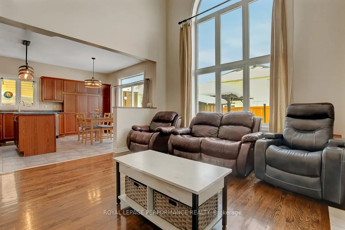 Photo 8 of 1019 Valin Street, Ottawa, Fallingbrook/Gardenway South — HOMEH