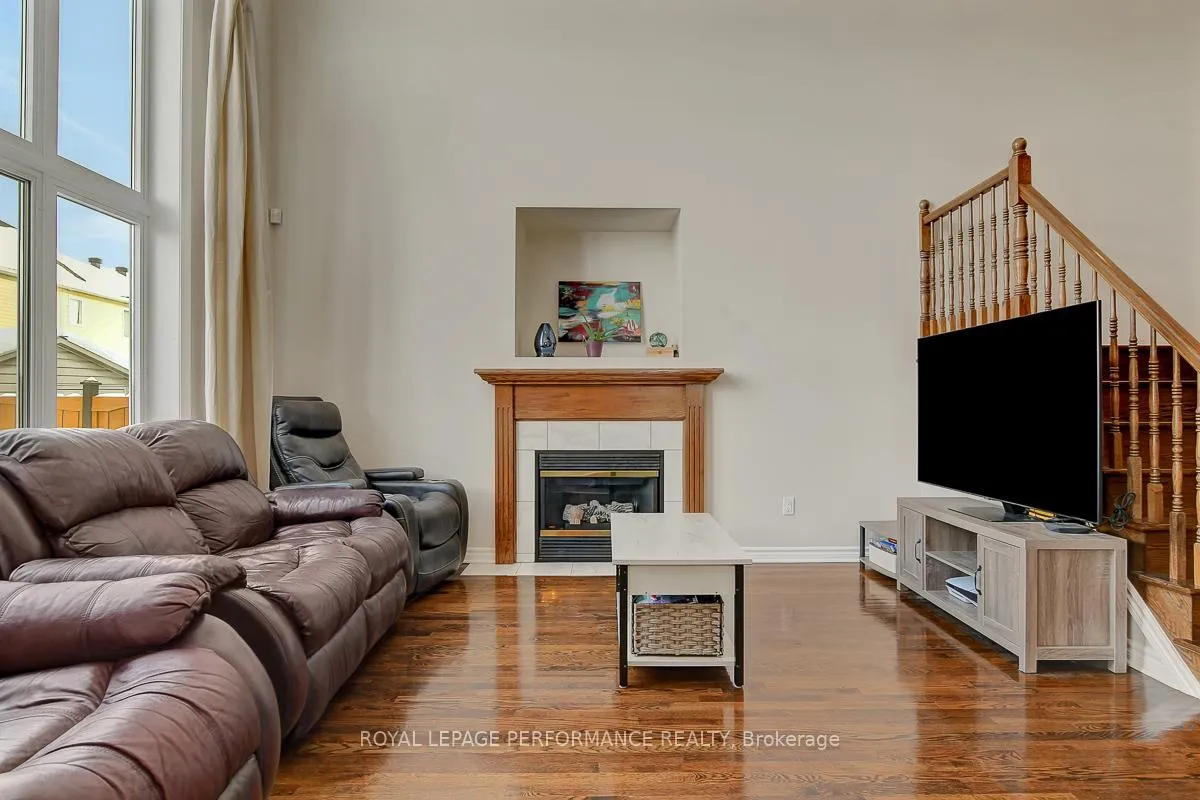 Photo 10 of 1019 Valin Street, Ottawa, Fallingbrook/Gardenway South — HOMEH