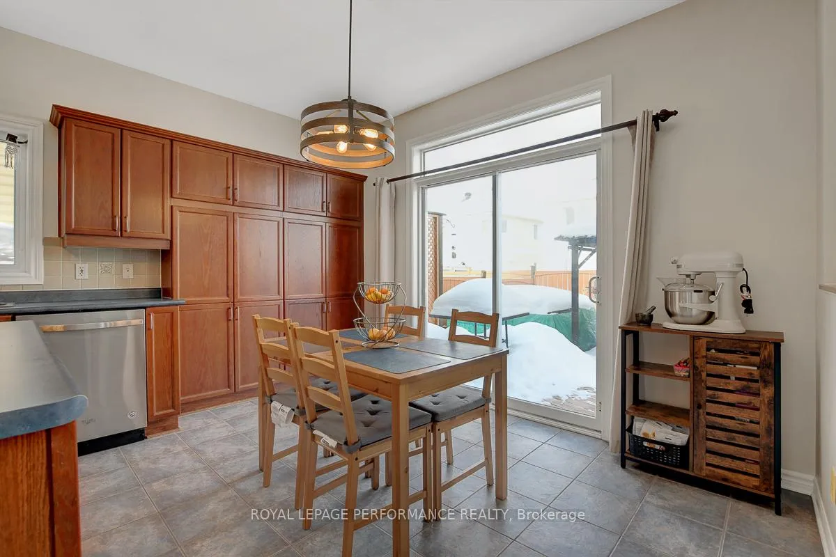 Photo 11 of 1019 Valin Street, Ottawa, Fallingbrook/Gardenway South — HOMEH